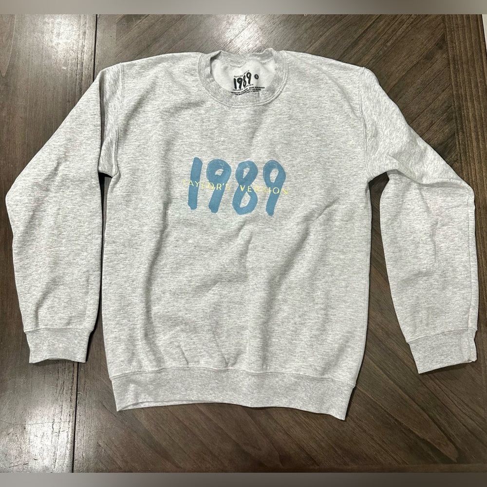 Spotify Fans First Taylor Swift 1989 Crewneck